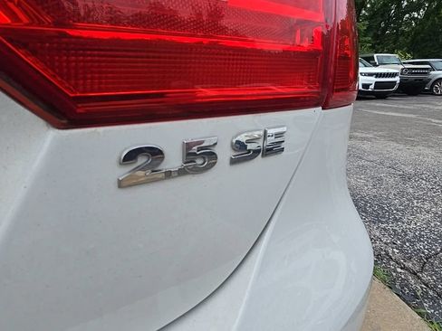 Used 2012 Volkswagen Jetta SE FWD image 14