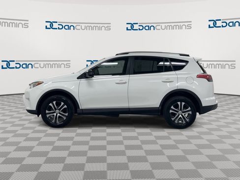 Used 2017 Toyota RAV4 LE image 5
