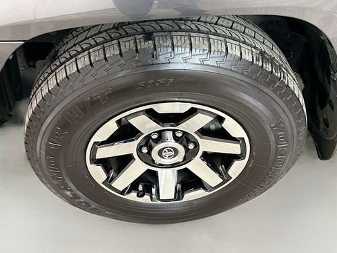 Used 2021 Toyota 4Runner TRD Off-Road Premium image 32