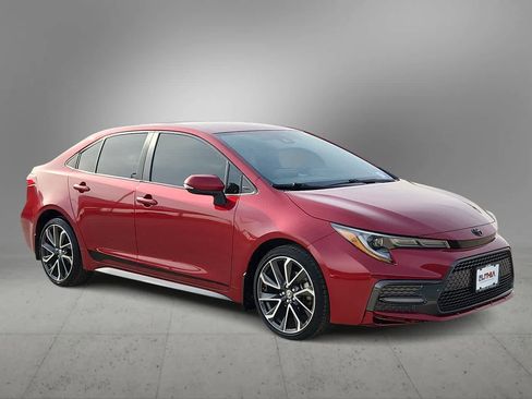 Used 2022 Toyota Corolla SE image 2