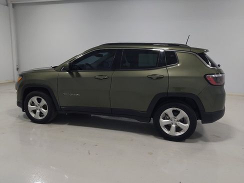 Used 2021 Jeep Compass Latitude FWD image 3
