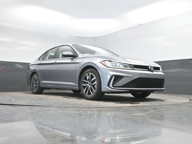 Used 2025 Volkswagen Jetta SE FWD image 45