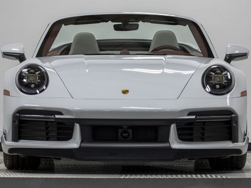 Used 2022 Porsche 911 Turbo S image 2