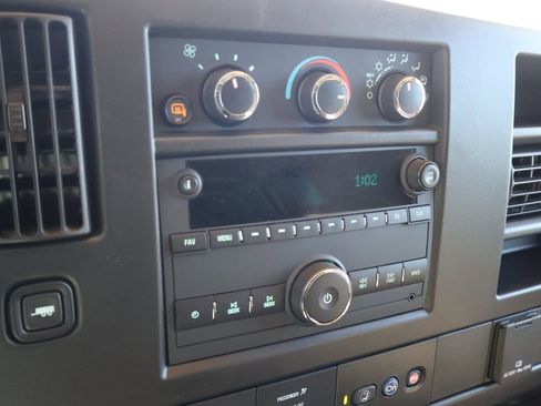 Used 2022 Chevrolet Express 3500 w/ Driver Convenience Package image 27