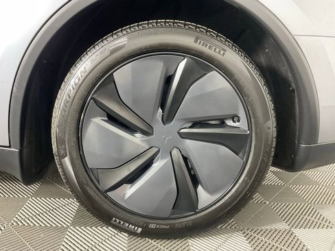 Used 2026 Tesla Model Y Long Range image 10