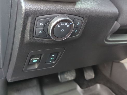 Used 2018 Ford F150 Lariat w/ Equipment Group 502A Luxury image 15