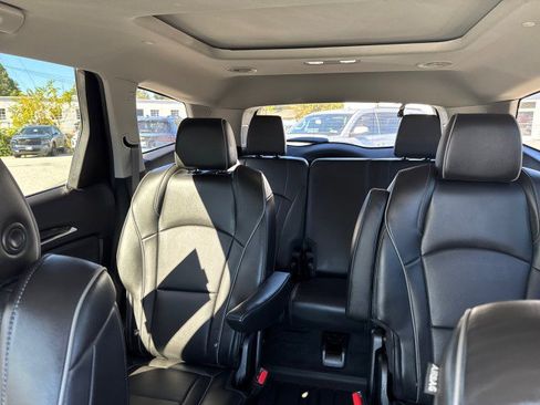 Used 2021 Buick Enclave Avenir w/ Avenir Technology Package image 10