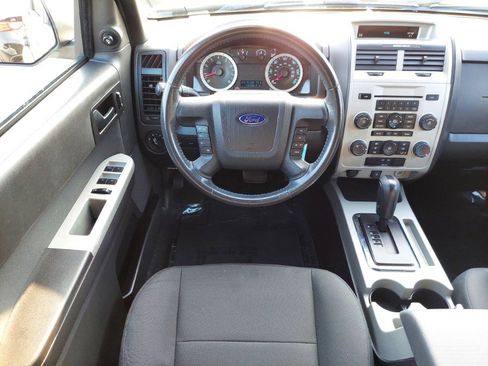 Used 2010 Ford Escape XLT image 10