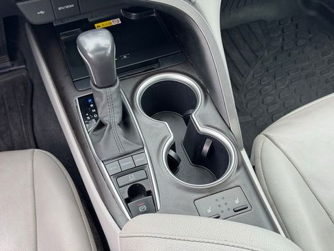 Used 2024 Toyota Camry XLE image 17