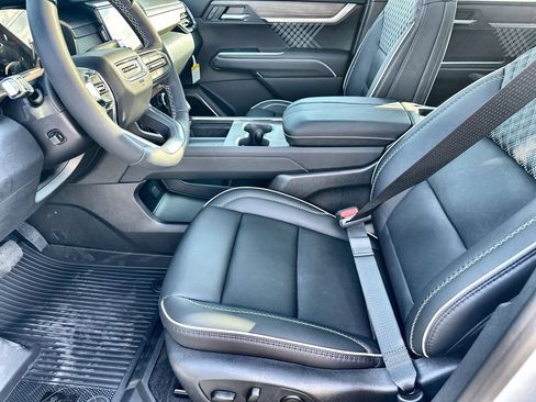 New 2026 GMC Acadia Denali w/ Super Cruise Package FWD image 24