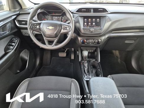 Used 2022 Chevrolet TrailBlazer LT FWD image 23