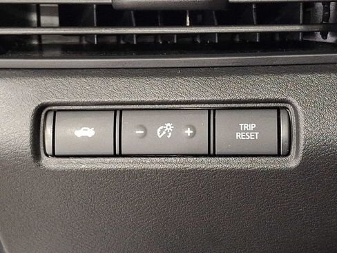 Used 2025 Nissan Altima 2.5 SR AWD/4WD image 23