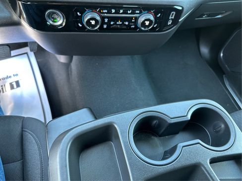 Used 2023 Chevrolet Silverado 1500 LT AWD/4WD image 16