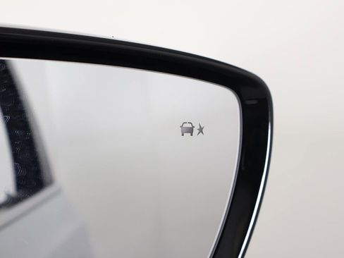 Used 2024 Buick Enclave Premium image 44