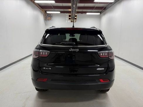 Used 2024 Jeep Compass Latitude AWD/4WD image 5