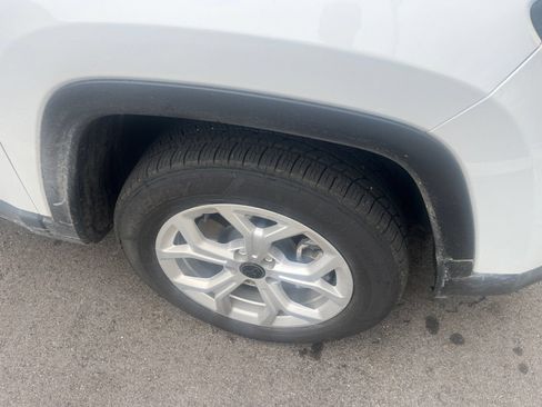 Used 2025 Jeep Compass Sport AWD/4WD image 4