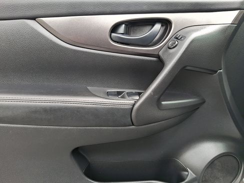 Used 2018 Nissan Rogue Sport S w/ S Appearance Package FWD image 12