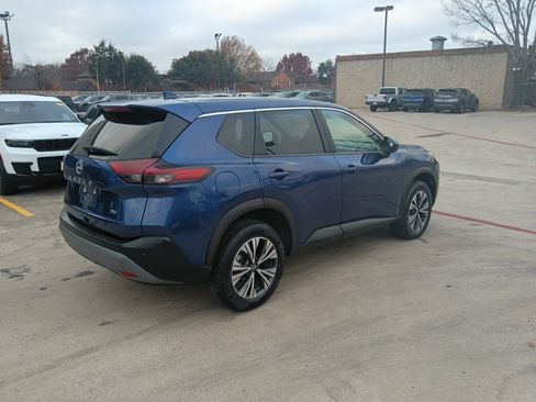 Used 2023 Nissan Rogue SV image 9