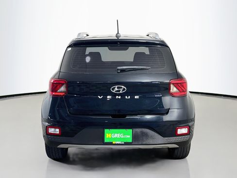 Used 2023 Hyundai Venue SEL FWD image 8