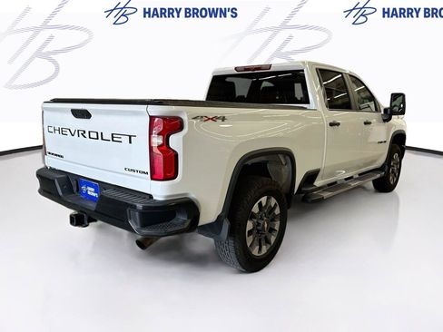 Used 2021 Chevrolet Silverado 2500 Custom w/ Custom Value Package AWD/4WD image 10