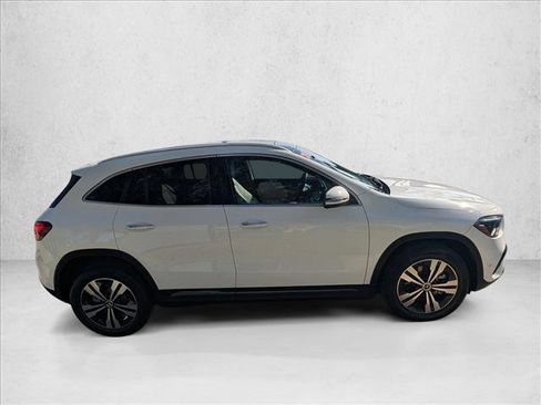 Certified 2025 Mercedes-Benz GLA 250 image 4