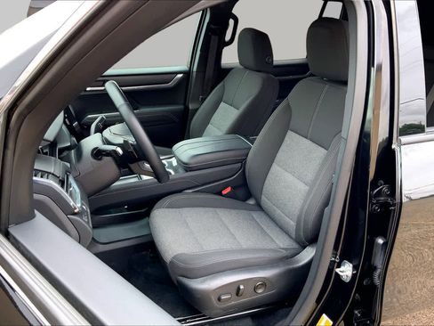 Used 2025 GMC Acadia Elevation FWD image 8