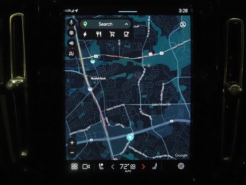 Used 2022 Volvo C40 P8 Recharge Ultimate image 27