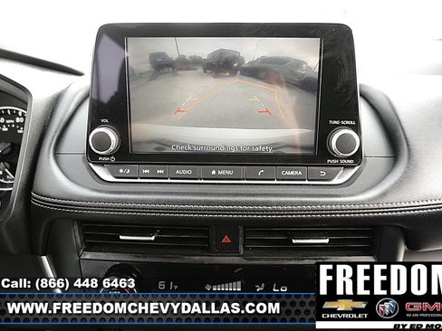Used 2024 Nissan Rogue SV AWD/4WD image 16