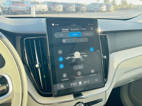 New 2026 Volvo XC60 B5 Ultra w/ Protection Package Premier image 21