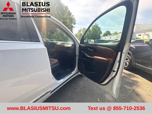 Used 2021 Chevrolet Traverse High Country w/ LPO, Floor Liner Package AWD/4WD image 32
