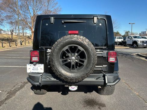 Used 2017 Jeep Wrangler Unlimited Sahara image 7