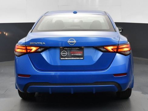 Used 2025 Nissan Sentra SV image 7