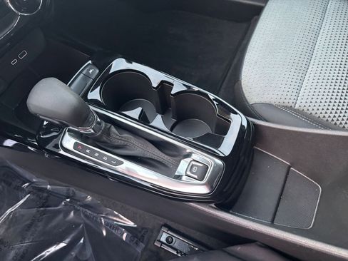 Used 2025 Chevrolet Trax LT image 41