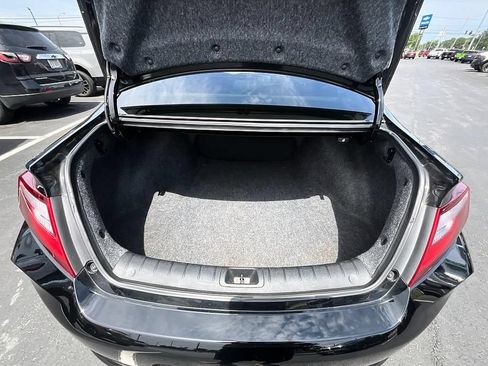 Used 2017 Honda Accord EX-L image 8
