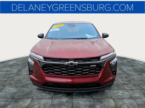 Certified 2024 Chevrolet Trax RS w/ Driver Confidence Package image 9