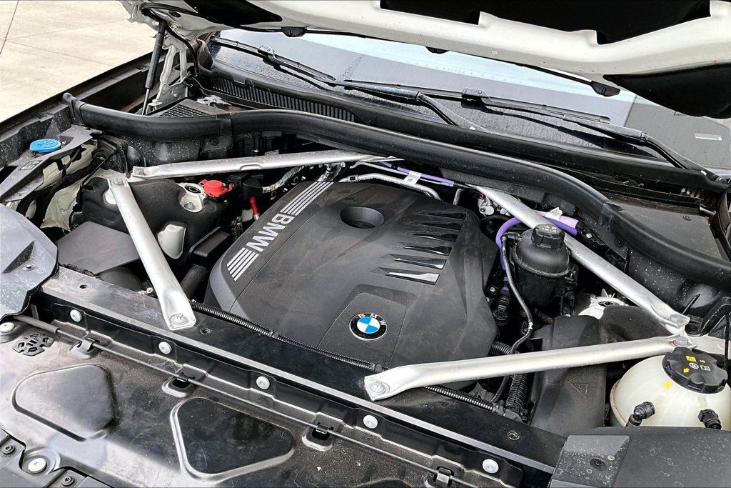 Used 2023 BMW X7 xDrive40i w/ M Sport Package AWD/4WD image 34
