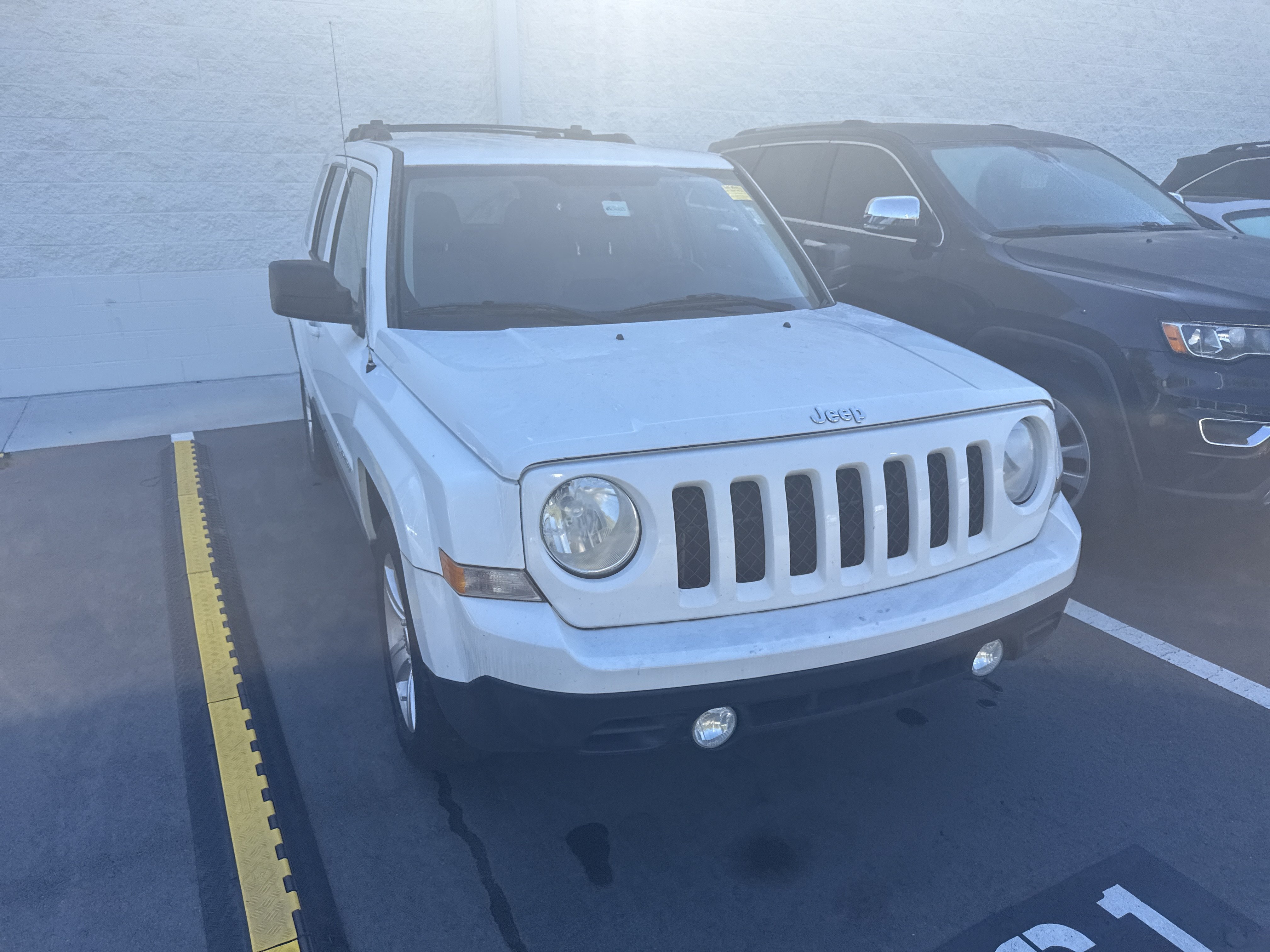 Used 2014 Jeep Patriot Latitude FWD image 3