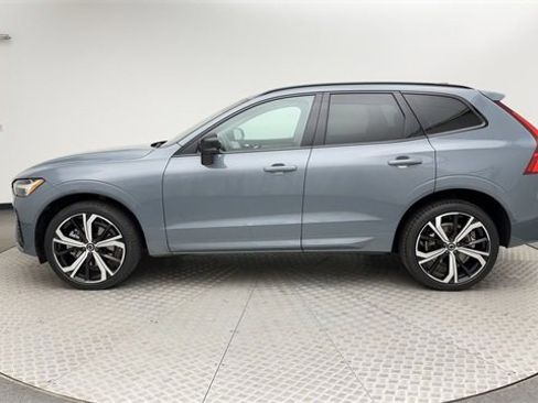 Certified 2023 Volvo XC60 B5 Ultimate w/ Climate Package image 5
