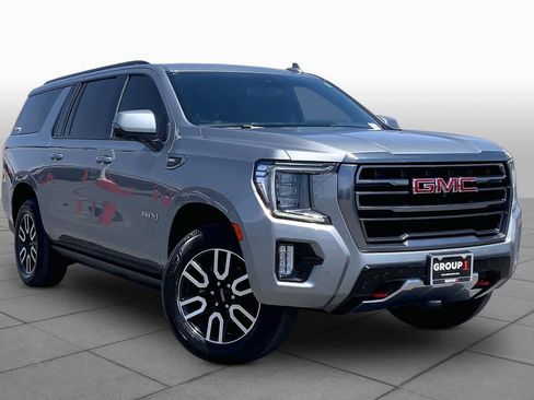 Used 2023 GMC Yukon XL AT4 w/ Technology Package AWD/4WD image 3