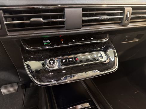 Used 2023 Lincoln Corsair FWD w/ Equipment Group 101A image 18