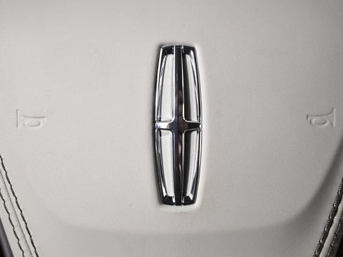 New 2026 Lincoln Aviator AWD w/ Jet Appearance Package image 35