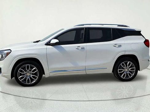 Used 2023 GMC Terrain Denali w/ Denali Premium Package AWD/4WD image 4