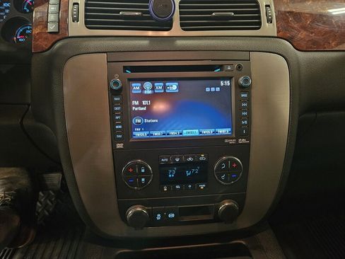Used 2013 GMC Sierra 2500 SLT w/ Suspension Package, Off-Road AWD/4WD image 35