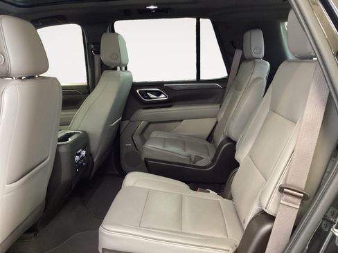 Used 2022 GMC Yukon SLT w/ SLT Luxury Package AWD/4WD image 13