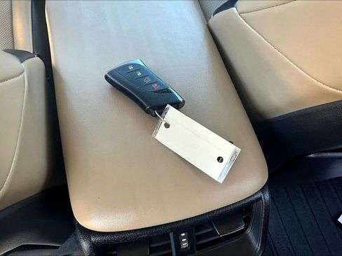 Used 2019 Lexus ES 350 w/ Premium Package image 13