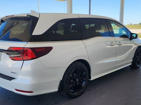 Used 2024 Honda Odyssey Sport image 8