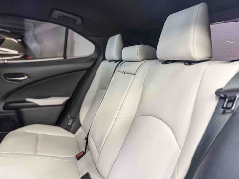 Used 2022 Lexus UX 200 w/ Accessory Package (Z2) FWD image 18
