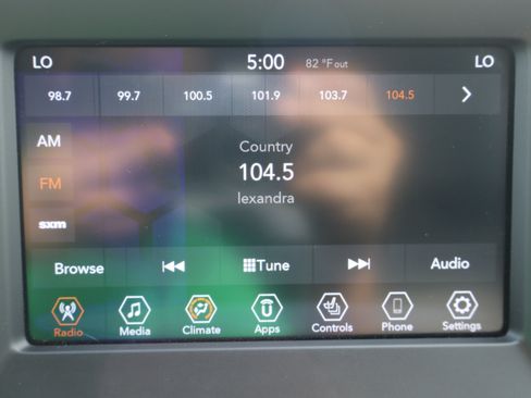 Used 2020 Jeep Compass Latitude w/ Cold Weather Group AWD/4WD image 18