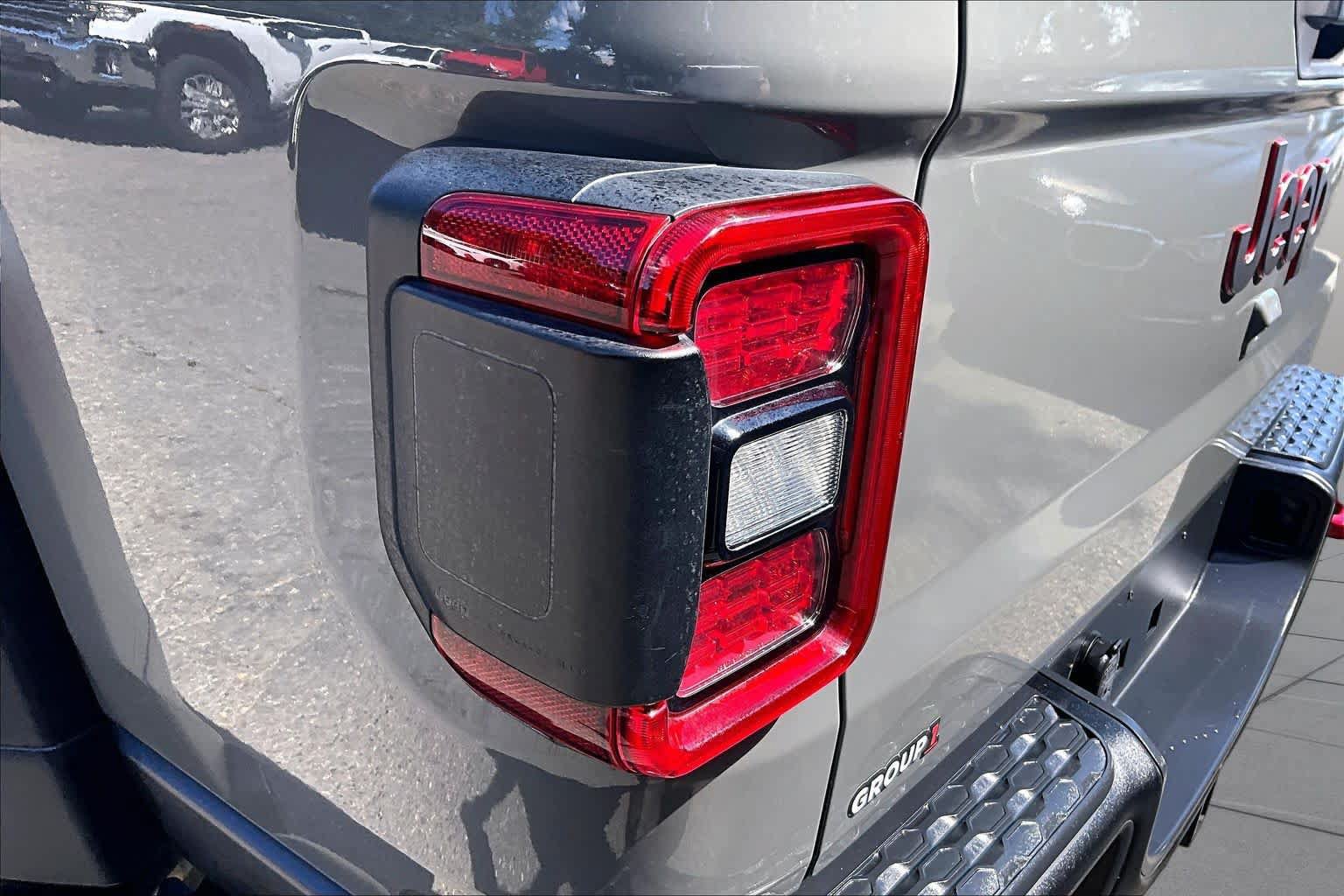 Used 2021 Jeep Gladiator Rubicon AWD/4WD image 26