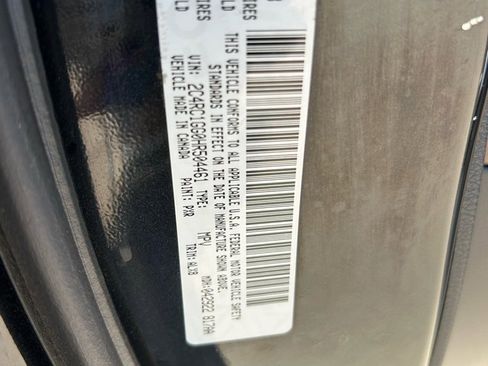 Used 2017 Chrysler Pacifica Limited w/ Advanced Safetytec Group image 15